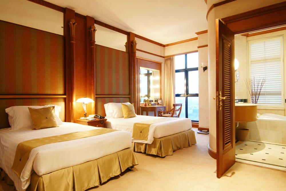 בנגקוק Grand Diamond Suites Hotel מראה חיצוני תמונה
