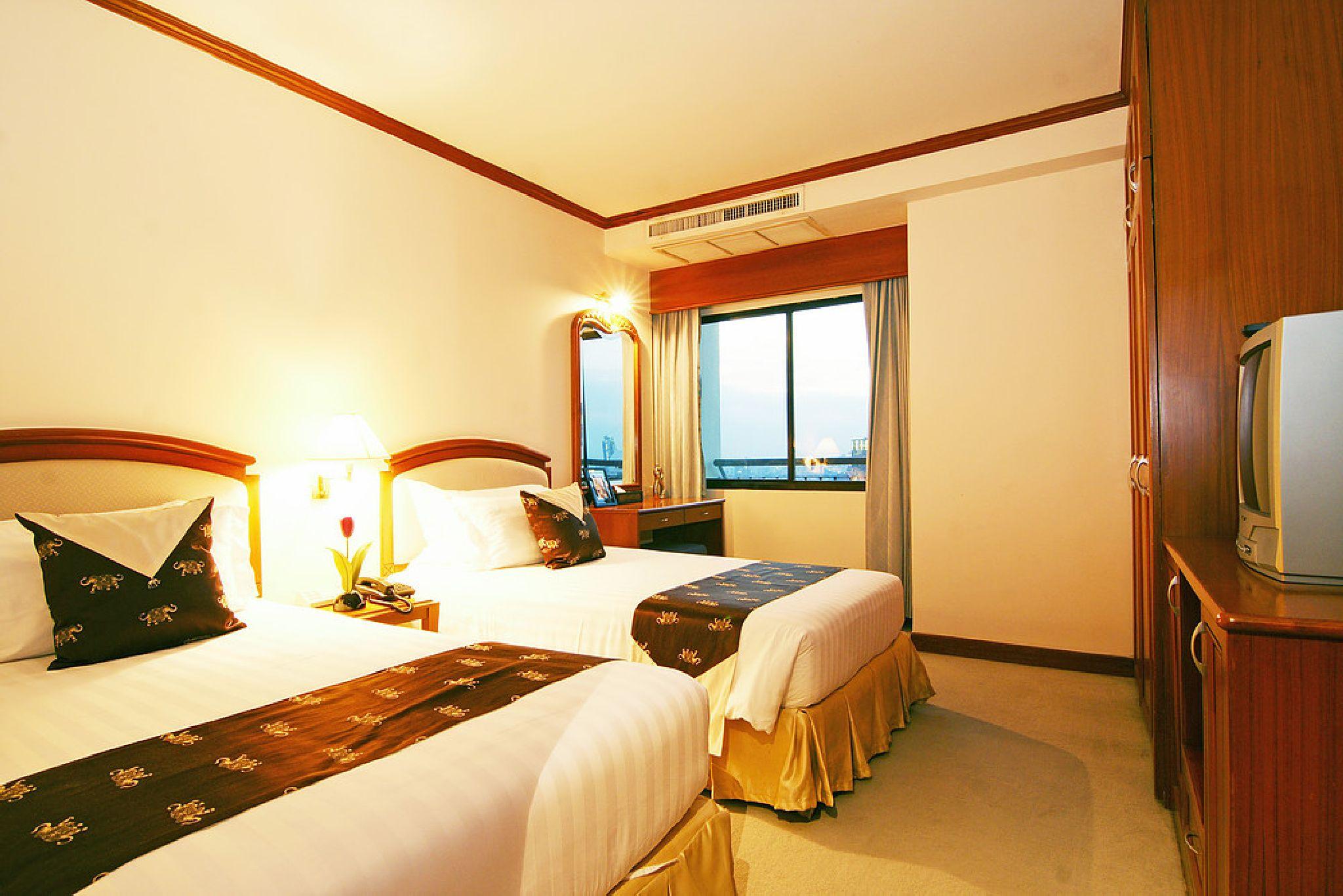 בנגקוק Grand Diamond Suites Hotel מראה חיצוני תמונה