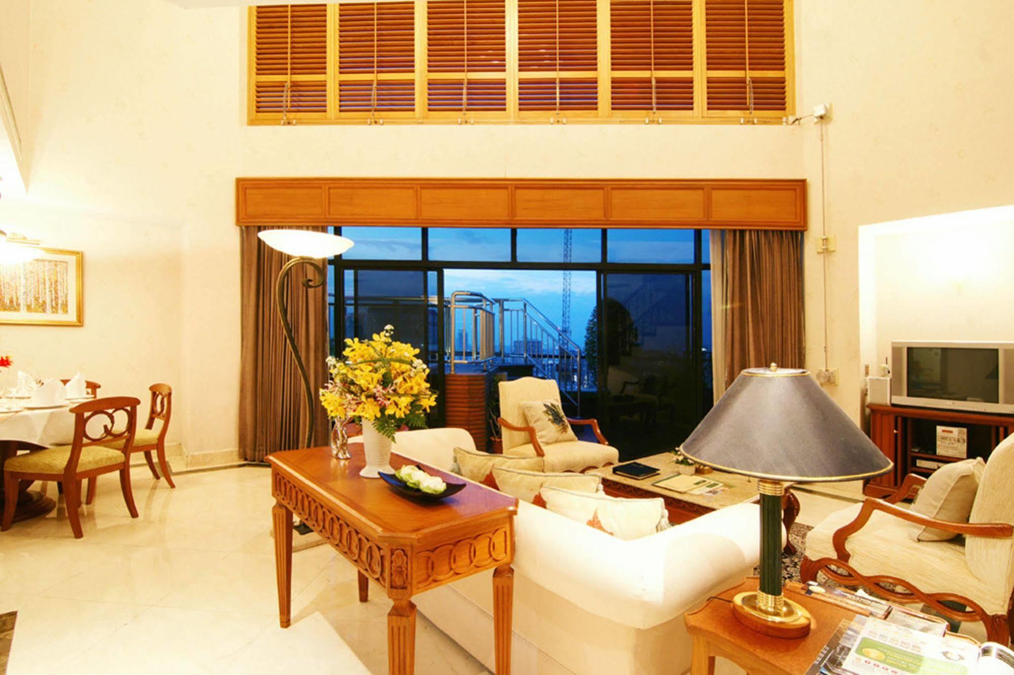 בנגקוק Grand Diamond Suites Hotel מראה חיצוני תמונה